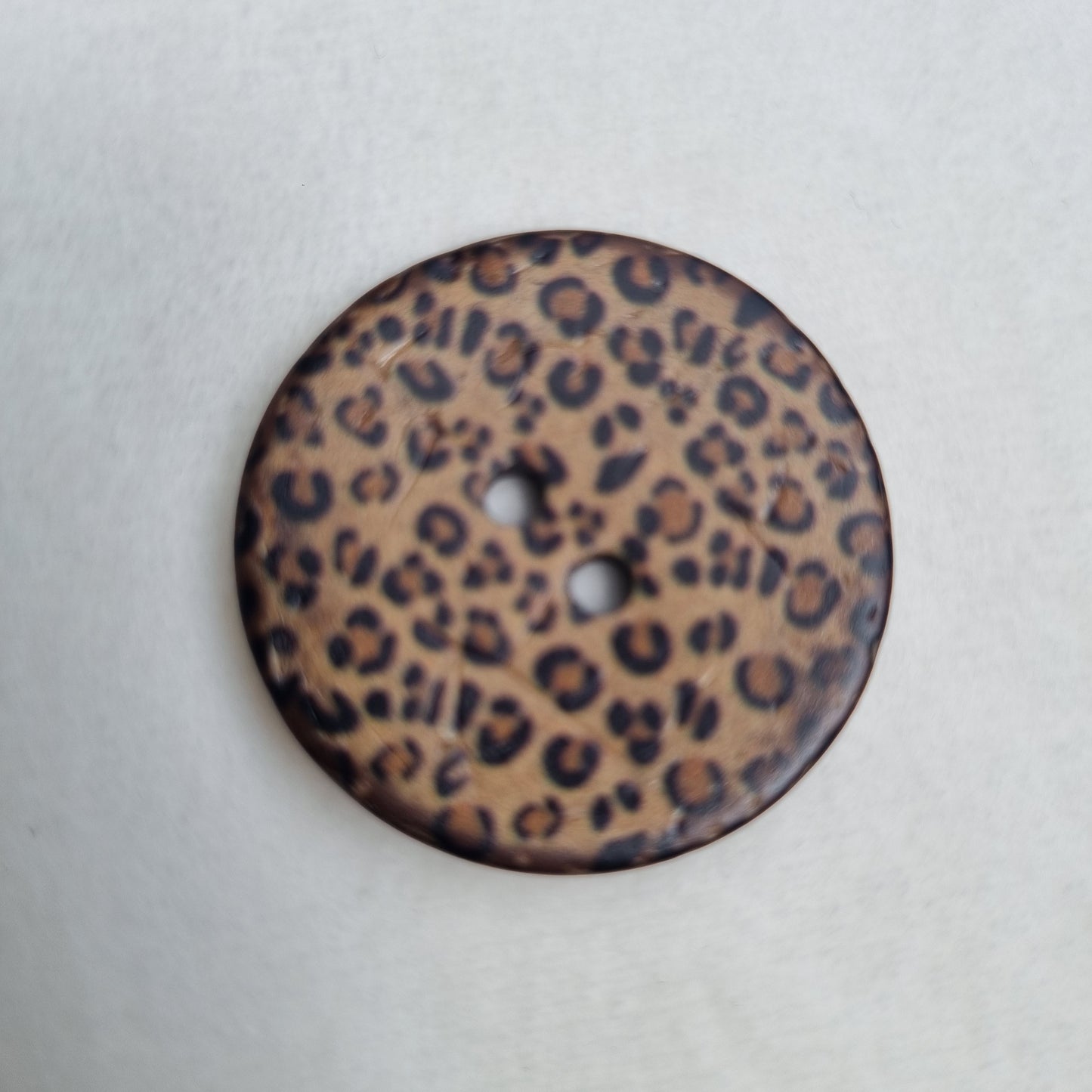 Boutons en Coquille de Coco – Motif Léopard – 30 mm
