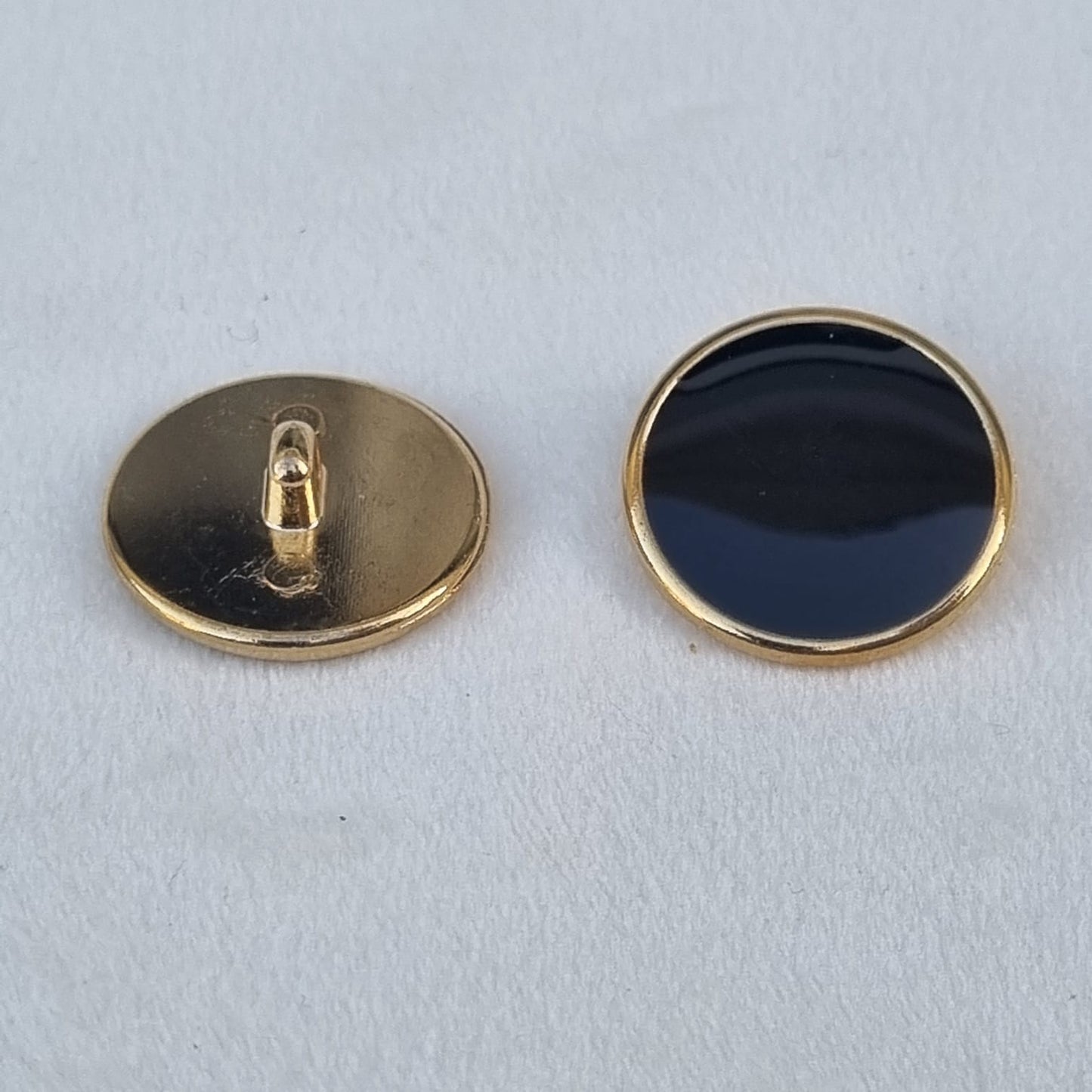 Boutons en métal en résine pastille laque 20 mm