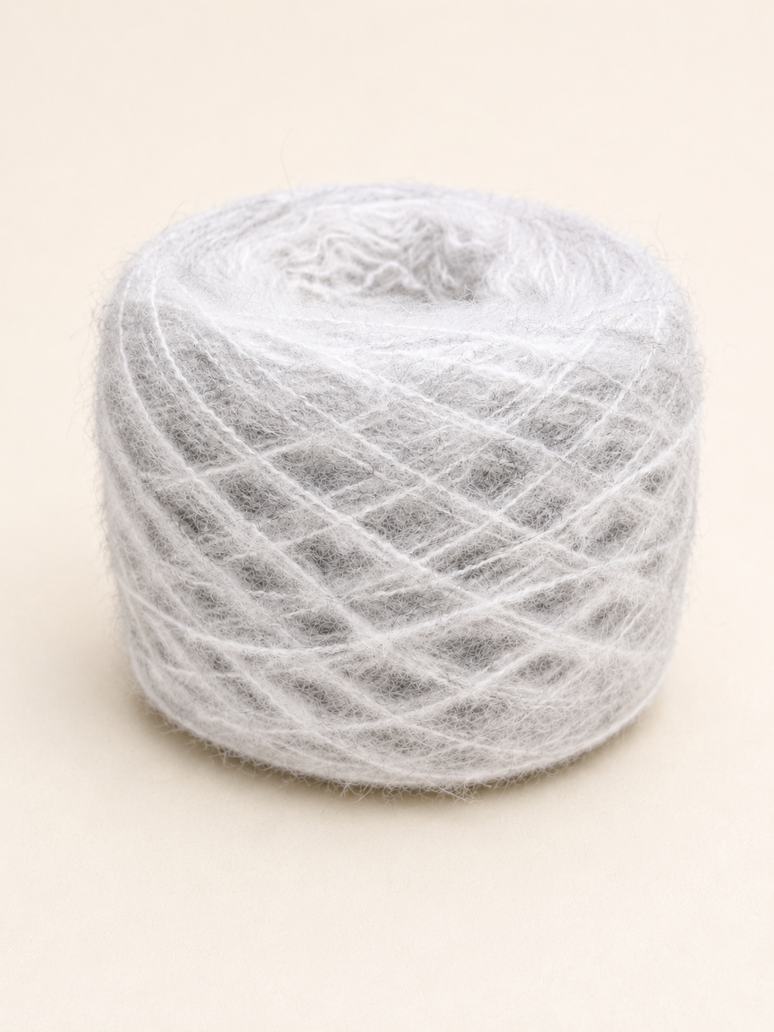 Fil Alpaga Gris Perle – 40% Alpaga, 60% Acrylique – Doux et Très Duveteux – env. 350 m / 50 g