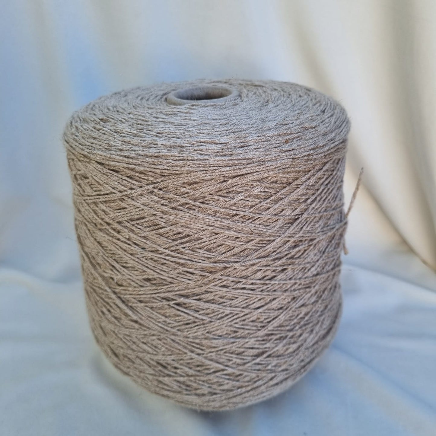 Fil Naturel Lin & Chanvre – 60% Lin / 40% Chanvre – Aiguilles 3 mm – 240 m / 100g Prix indiqué pour 50 grammes