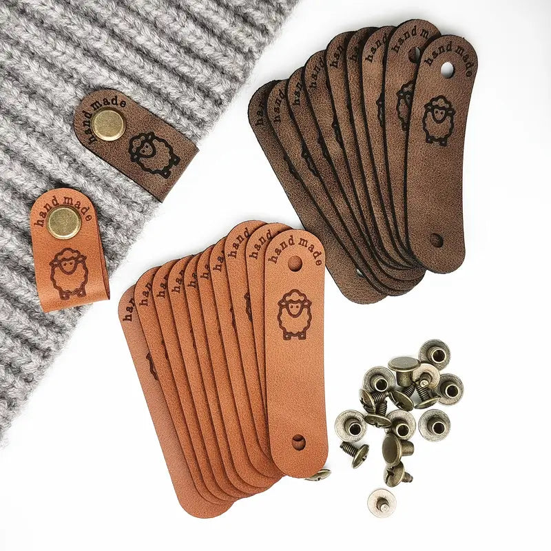 Étiquette "Handmade" en Imitation Cuir avec Motif Mouton – 1 Paire avec Vis