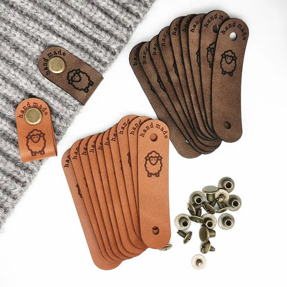 Étiquette "Handmade" en Imitation Cuir avec Motif Mouton – 1 Paire avec Vis