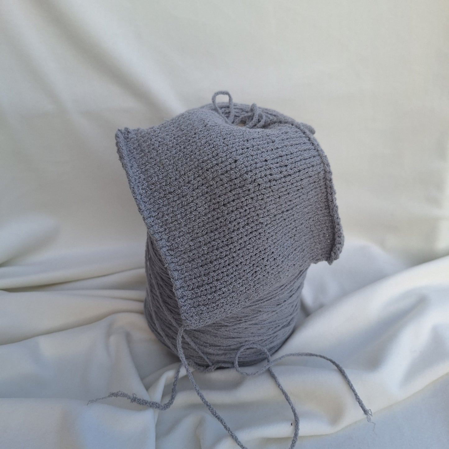 Fil à Tricoter Crystal – 80% Laine Vierge, 20% Soie – Couleur Gris 100gr