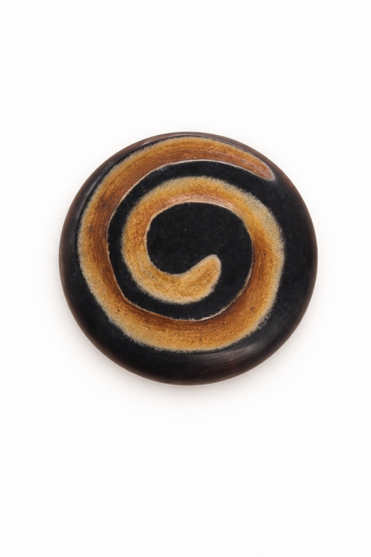 Bouton en corne naturelle 27 mm motif spirale – bouton noir et caramel – bouton original couture