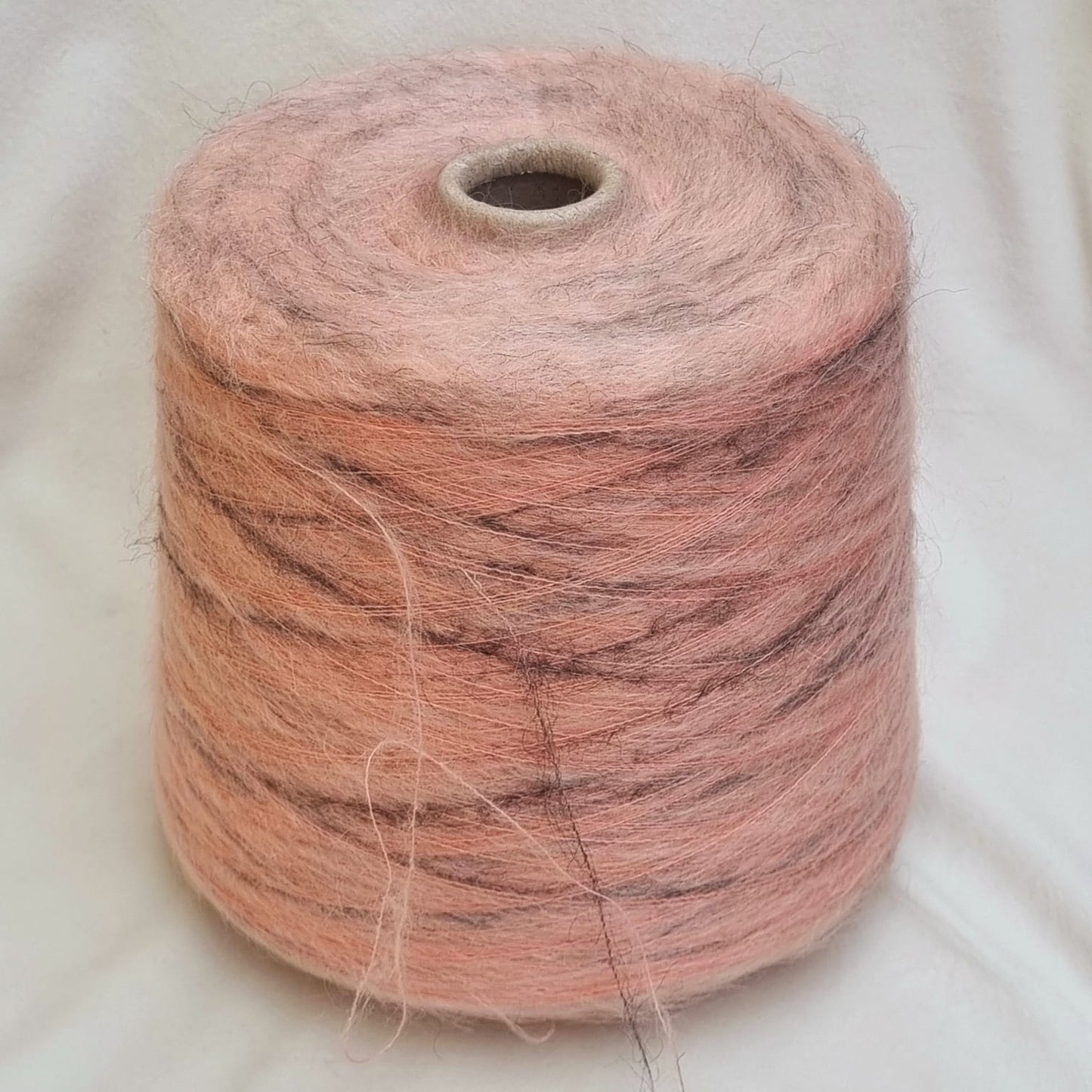 Aurora – Fil de Luxe 70% Mohair · 30% Soie – Fabriqué en Italie  - vendu par 50g