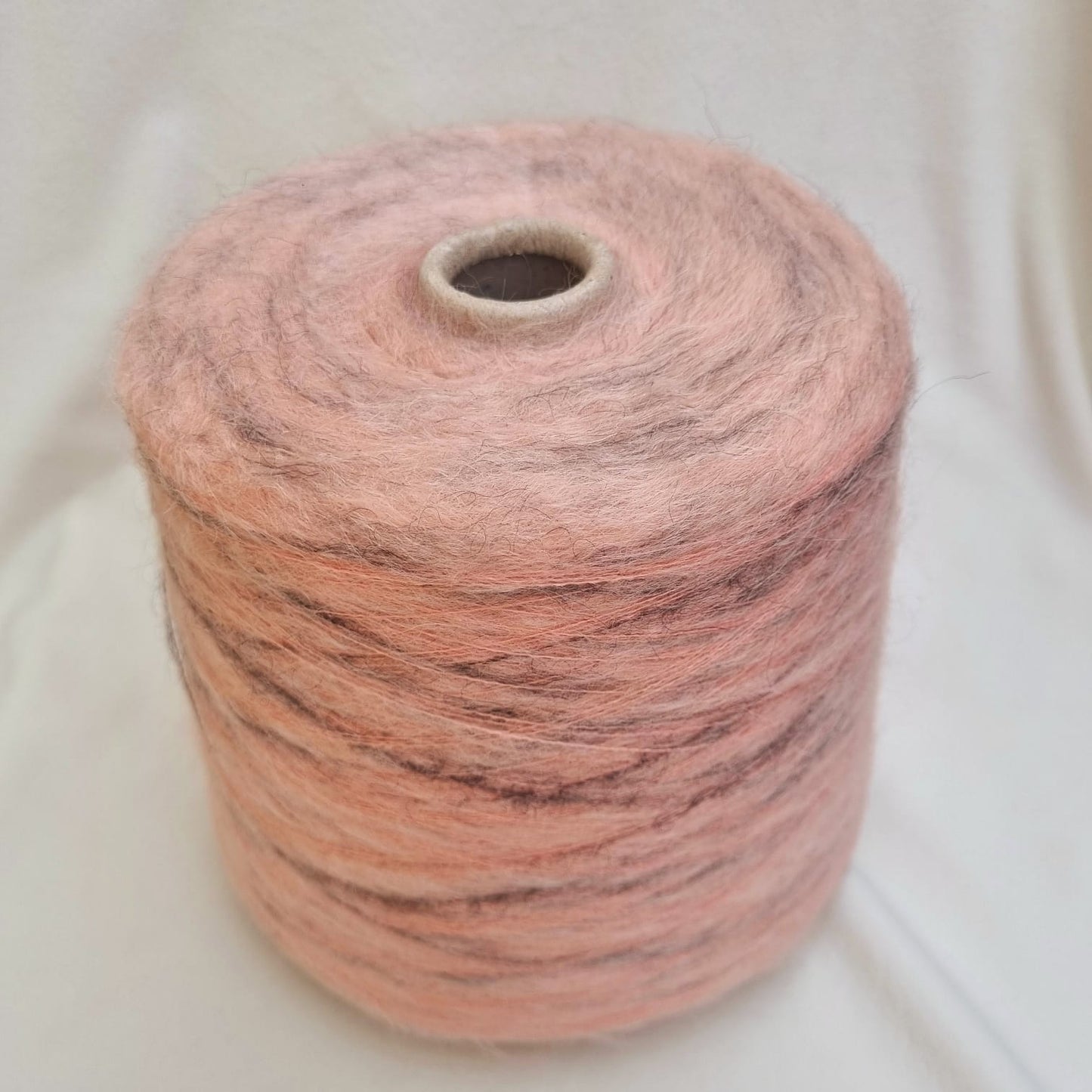 Aurora – Fil de Luxe 70% Mohair · 30% Soie – Fabriqué en Italie  - vendu par 50g