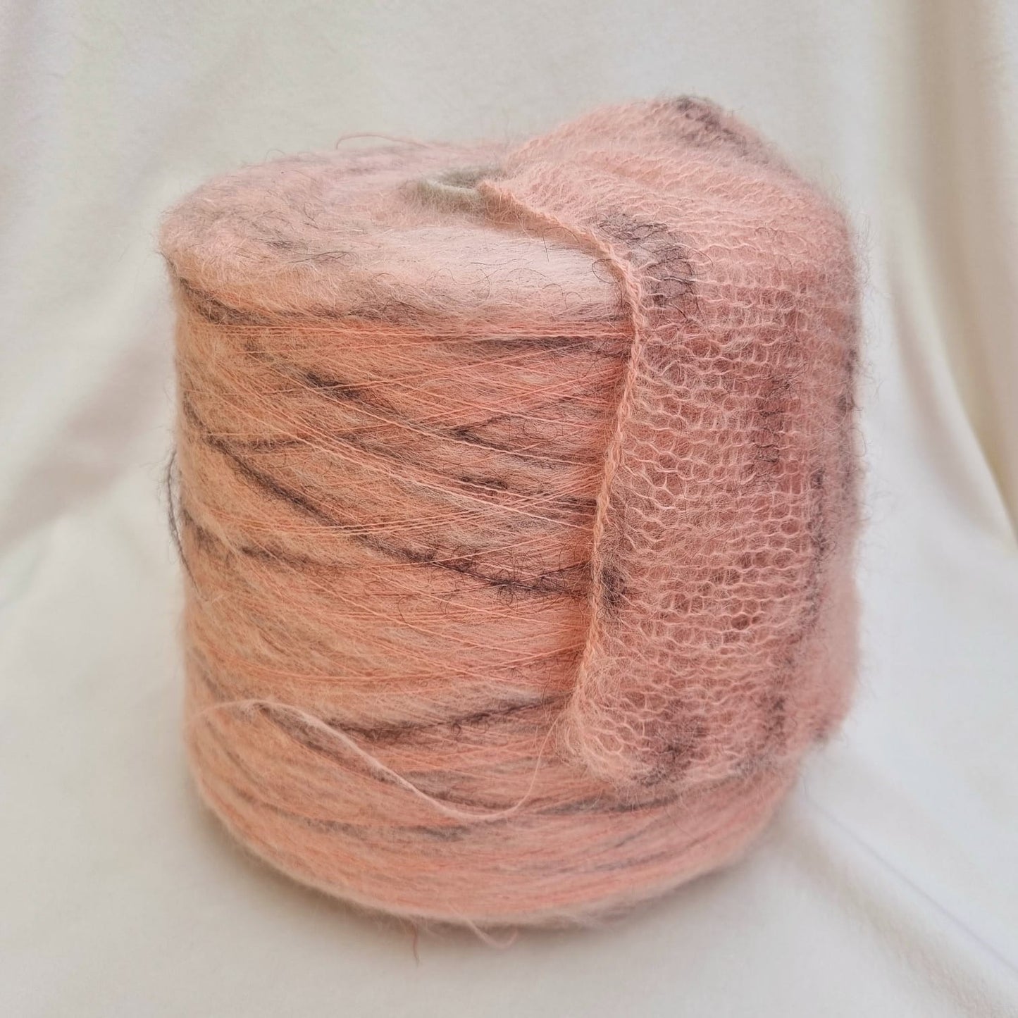 Aurora – Fil de Luxe 70% Mohair · 30% Soie – Fabriqué en Italie  - vendu par 50g