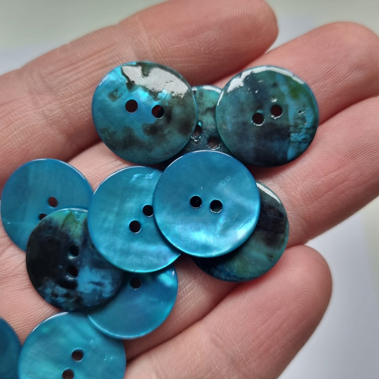 Bouton en Nacre Agoya –  – 2 Trous – 15 mm  18 mm 22 mm 27 mm 35 mm– Brillant et Naturel