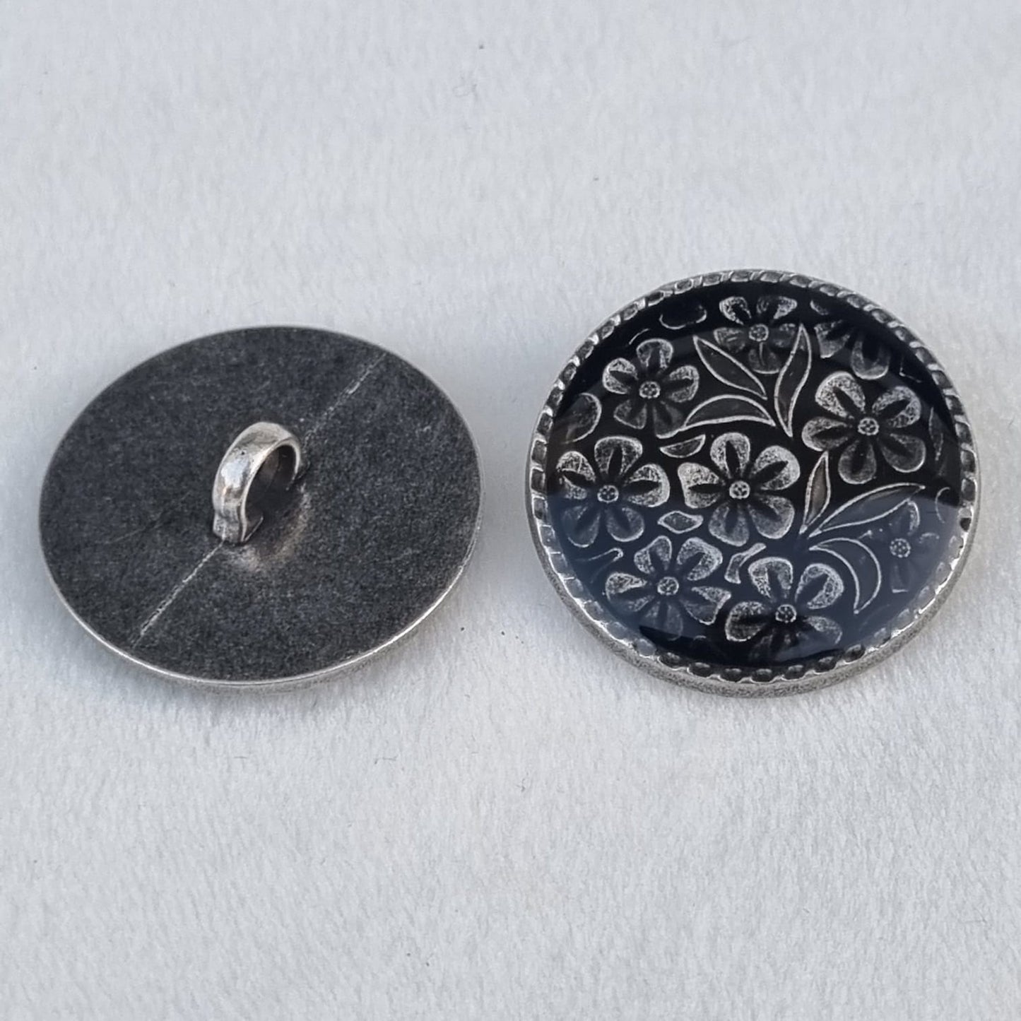 Boutons  en métal  laquée imprime fleur 20 mm 15 mm