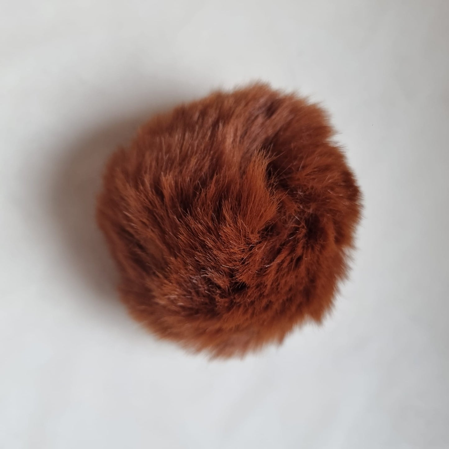 Pompons 8 cm en fausse fourrure de lapin douce avec boucles élastiques