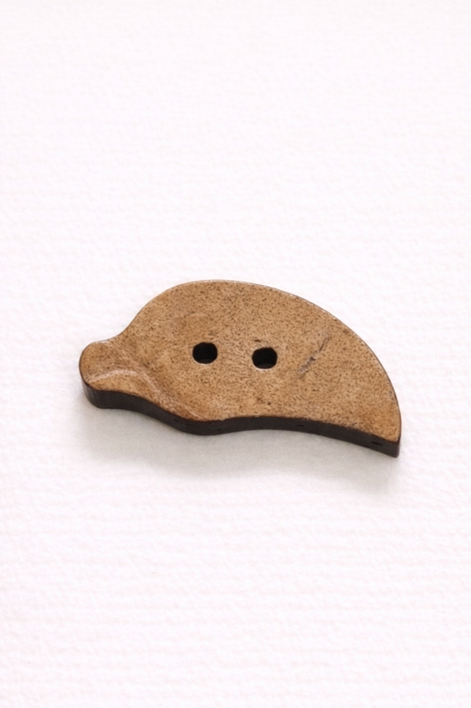 Bouton en noix de coco naturel 25 mm – forme feuille – bouton artisanal 2 trous – mercerie écologique