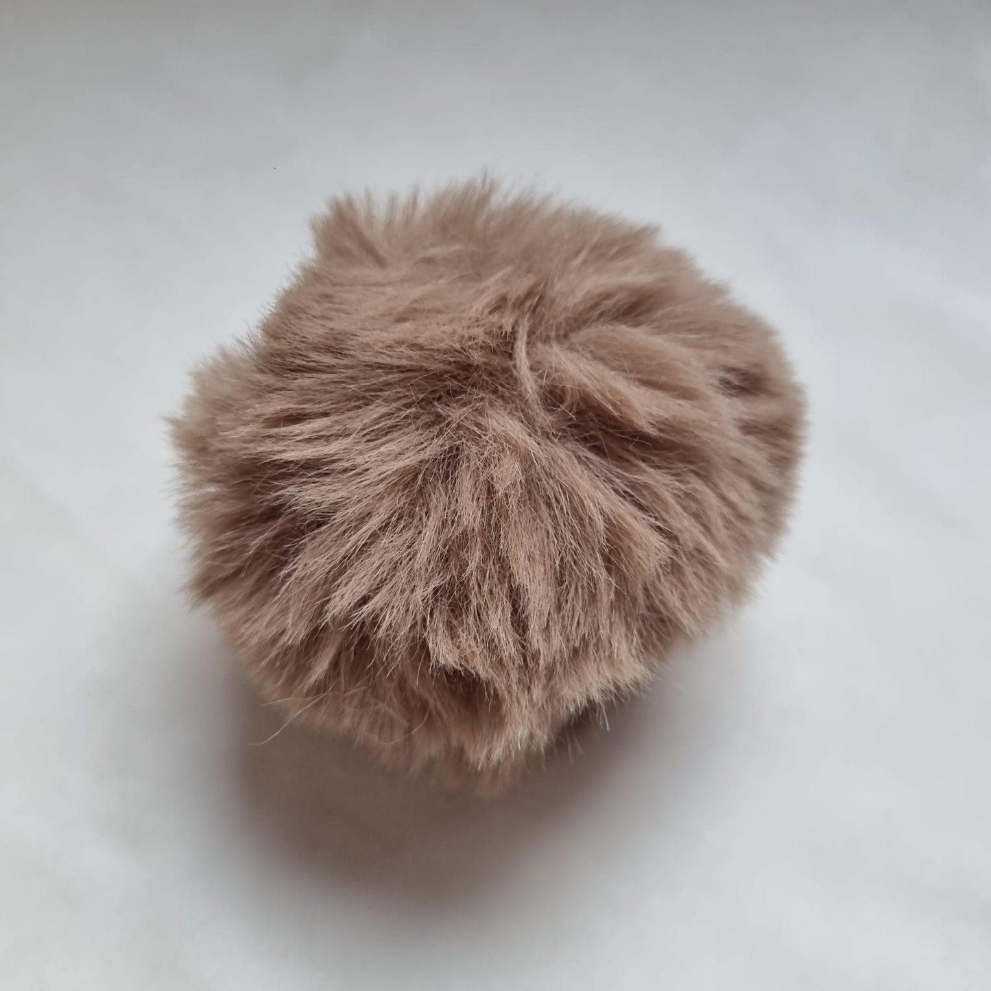 Pompons 8 cm en fausse fourrure de lapin douce avec boucles élastiques