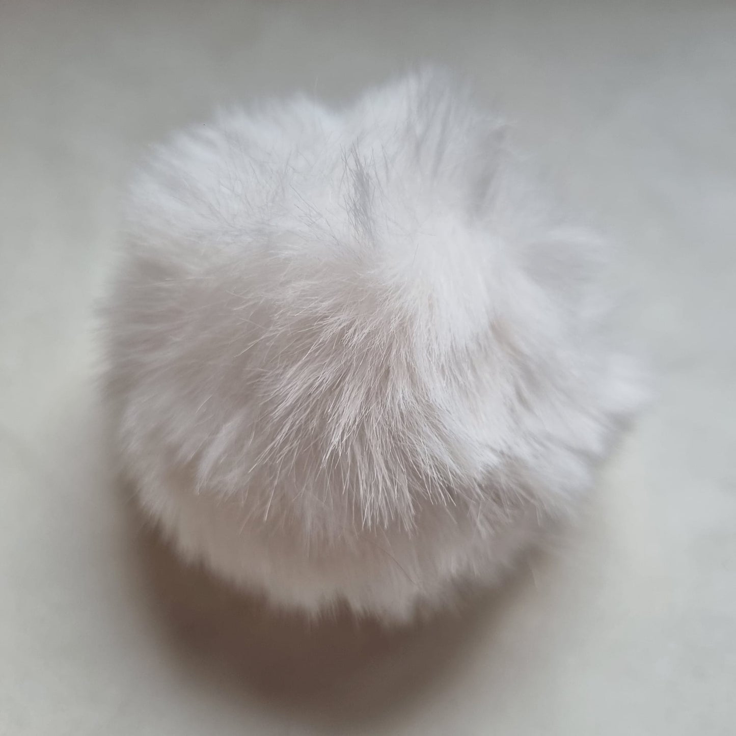 Pompons 8 cm en fausse fourrure de lapin douce avec boucles élastiques
